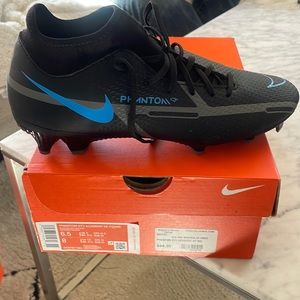 Nike Phantom GT2 academy Soccer Cleats mens or womens.